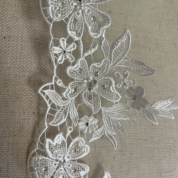 Pearl Headpiece, Pearl Veil, Pearl Earrings - Picture 5 of 7